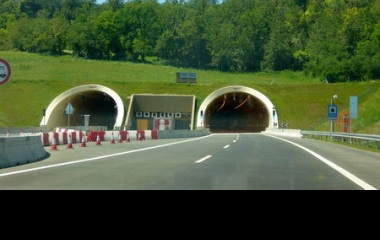 Javítják az M6-os 1,5 éves alagútjait